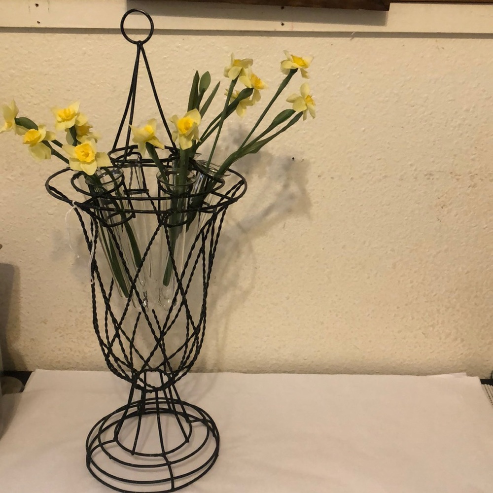 Wire and glass flower vase